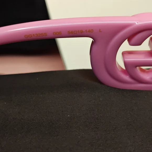 Gucci Pink Rectangular Sunglasses - Picture 4 of 5